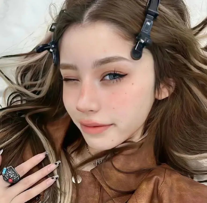 蕾哈娜内衣秀3